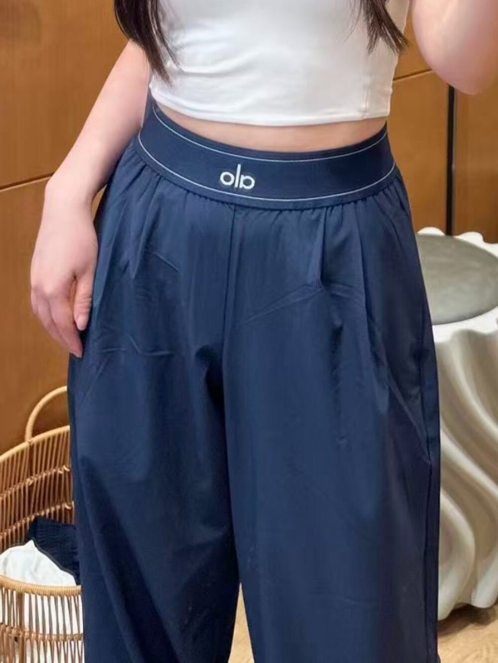 🎉Never Worn Navy ALO Yoga Suit Up Trouser (Regular)